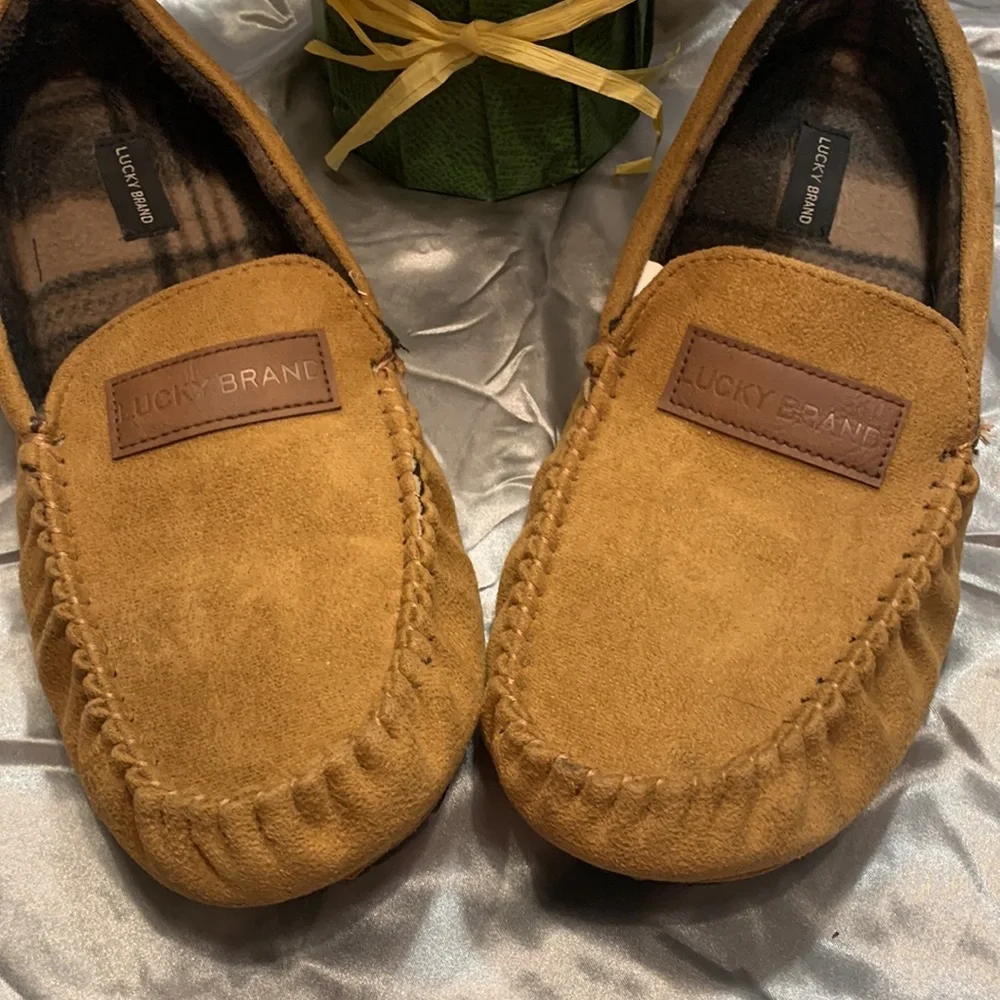 🌹 LUCKY BRAND • Brown Faux Suede WARM COZY MENS SLIP ON LOUNGE HOUSE SHOES •